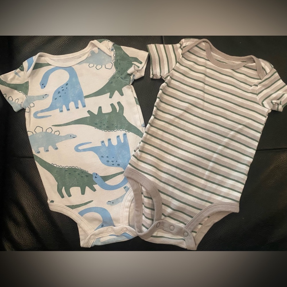 Carters 3-6M baby boy onesie bundle 🍼